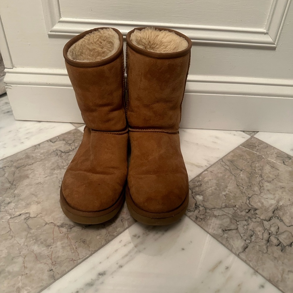 UGG Boots - Picture 3 of 5